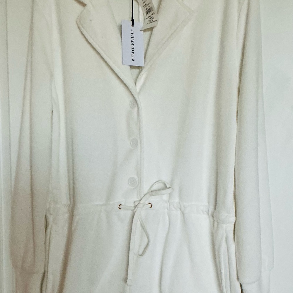 WeWoreWhat Cream jumper with Classic Lapel Design - Picture 2 of 6